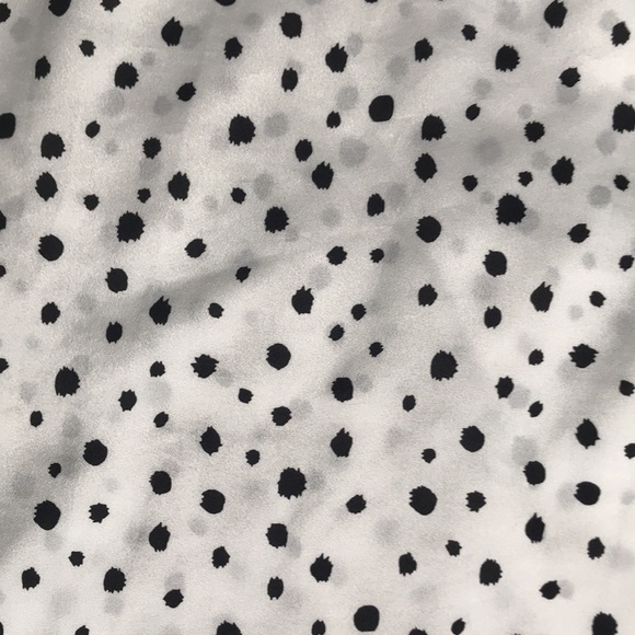 Black and white spotted blouse with bell sleeves - Picture 2 of 6